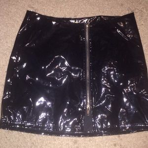 black mini leather skirt